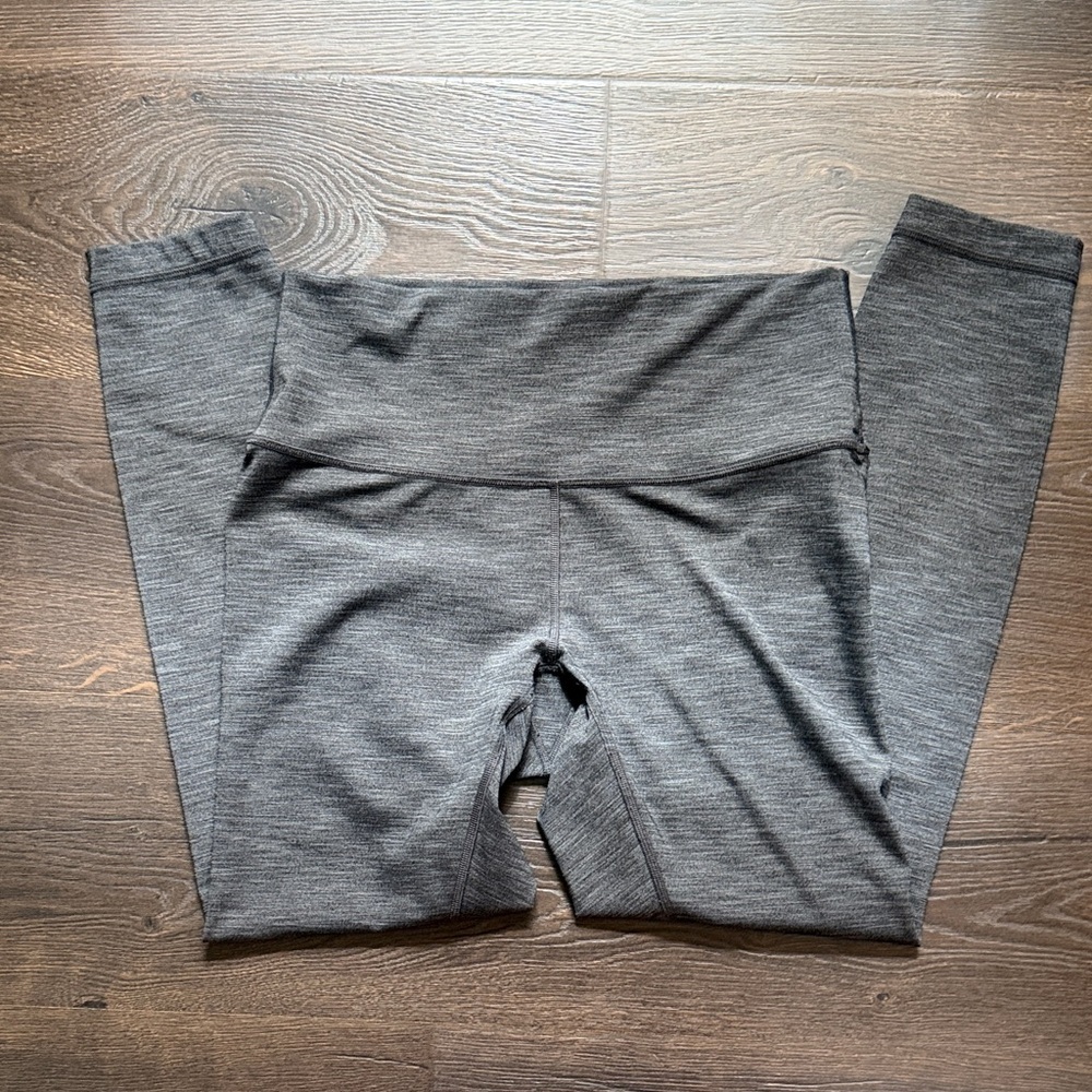 Women’s Lululemon High-Rise Gray Leggings size 8 - 27in inseam - Picture 2 of 6